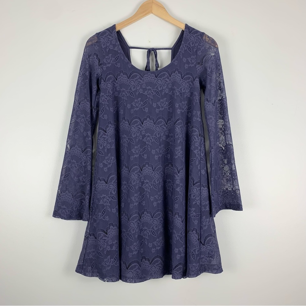Altar’d State Lost In The City Dress Mini Purple Lace Bell Sleeves Women’s Sz XS - Picture 11 of 13